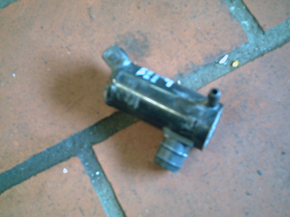 original vordere Scheibenwaschpumpe für Volvo V70 (I)
